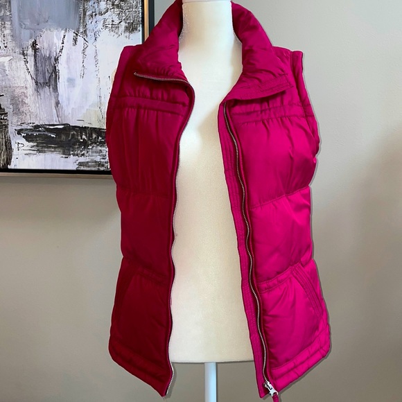 Maurices Maroon Quilted Puffer Cold Weather Small Zip Vest - Picture 4 of 7